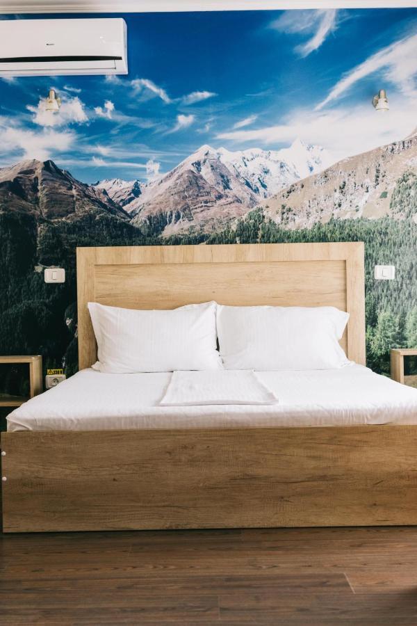 La Tusi Lovrin Otel Dış mekan fotoğraf